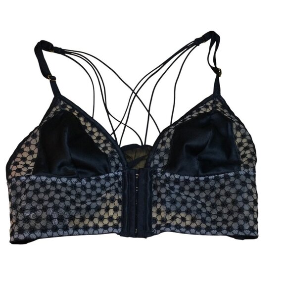 Victorias Secret Black Mesh Lace Bralette Size M Gothic Bra Vamp Witchy Goth - Picture 1 of 7
